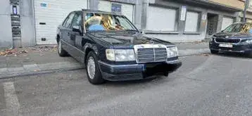 Mercedes-Benz E-Class 1991 photo 2