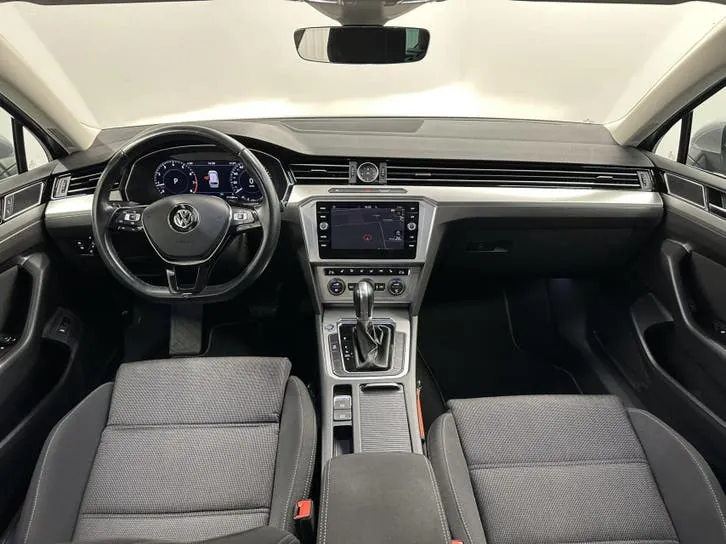 Volkswagen Passat 2019 photo 2
