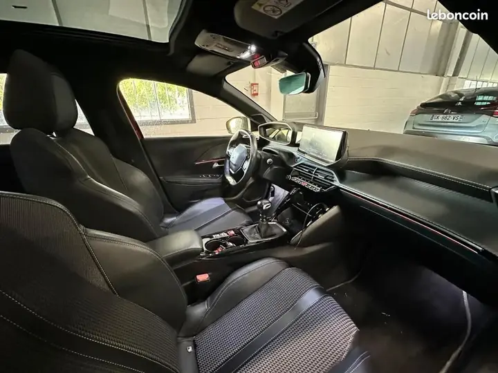 Peugeot 208 2022 photo 2