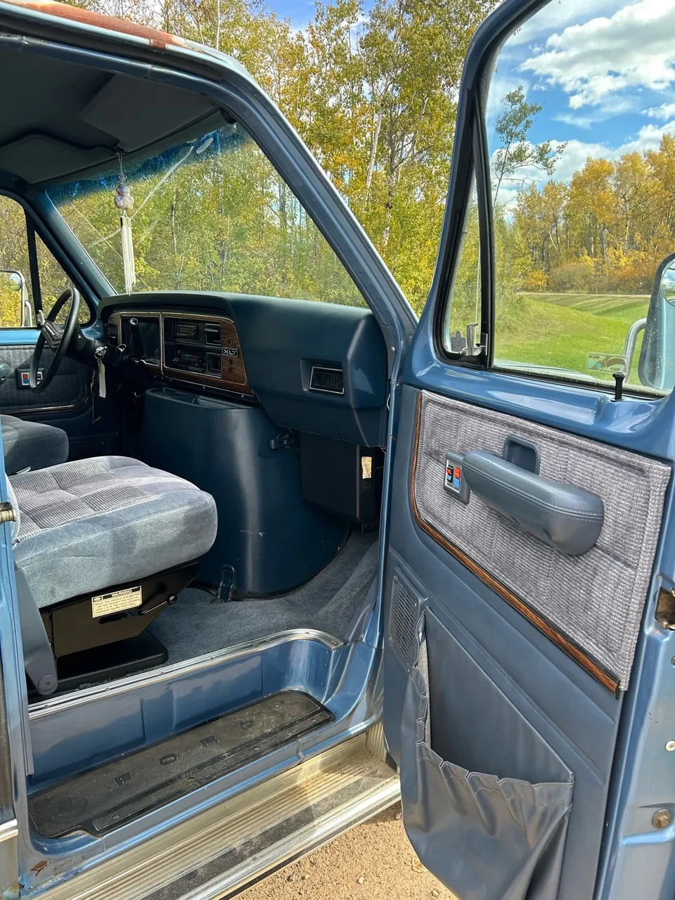Ford E250 1991 photo 5
