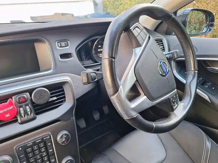 Volvo V40 2013 photo 3