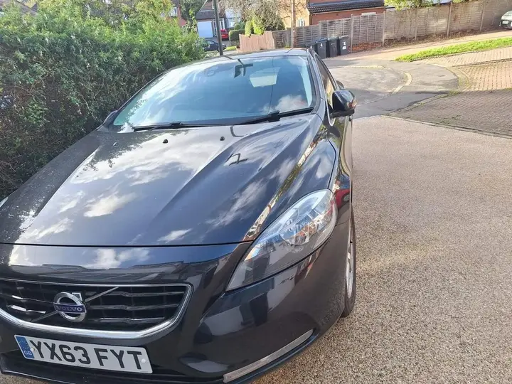 Volvo V40 2013 photo 2
