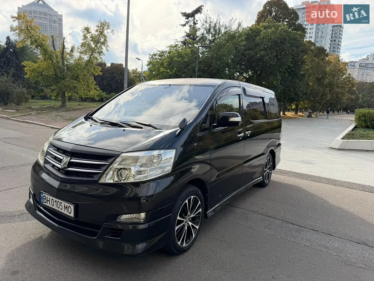 Toyota Alphard 2006 photo 2