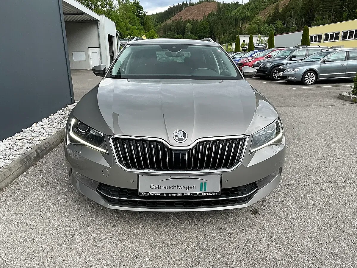 Skoda Superb 2018 photo 2