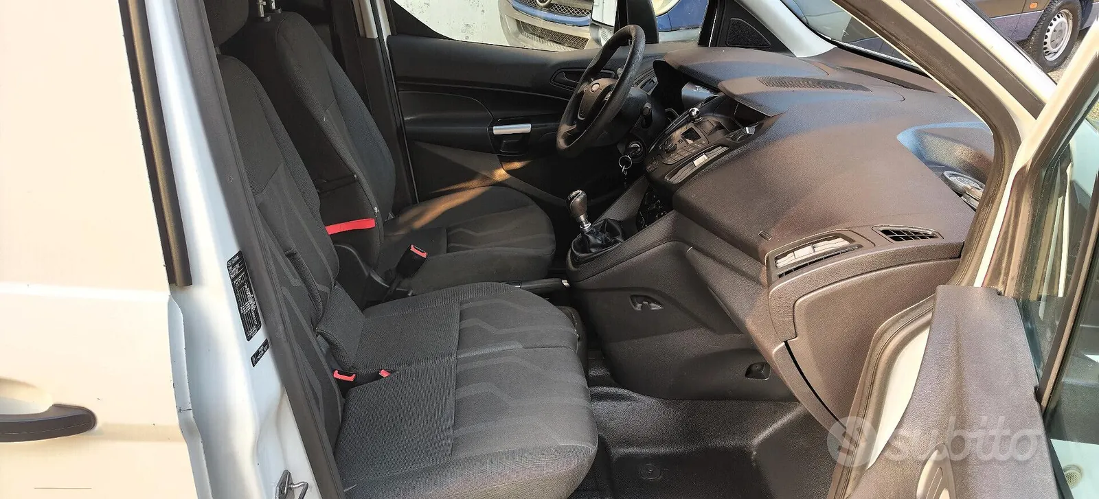 Ford Transit Connect 2018 photo 4