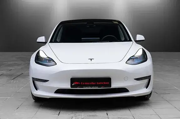 Tesla Model 3 2022 photo 4