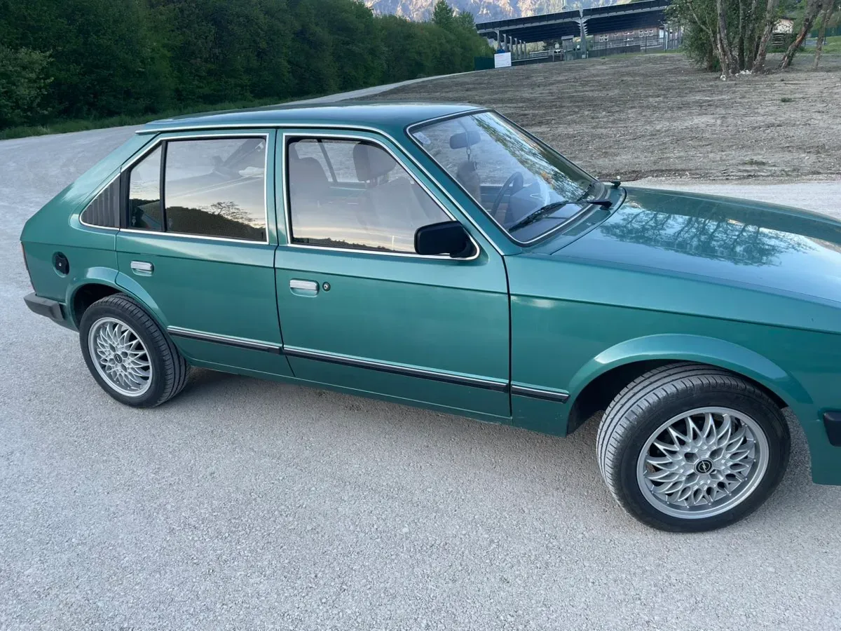 Opel Kadett 1981 photo 2