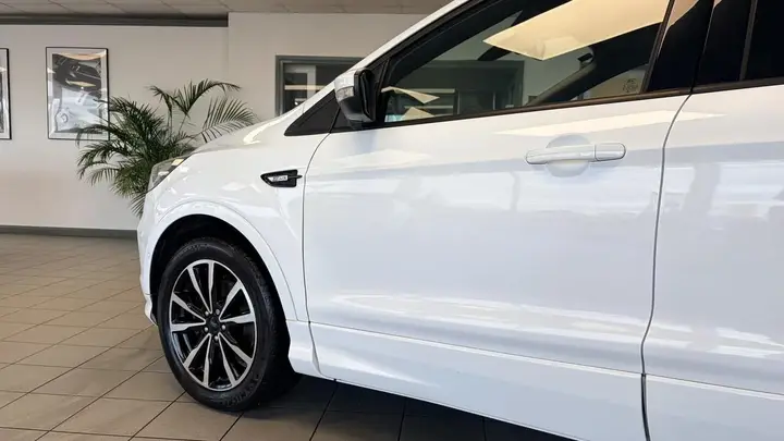 Ford Kuga 2018 photo 2