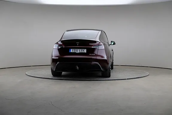 Tesla Model Y 2023 photo 2