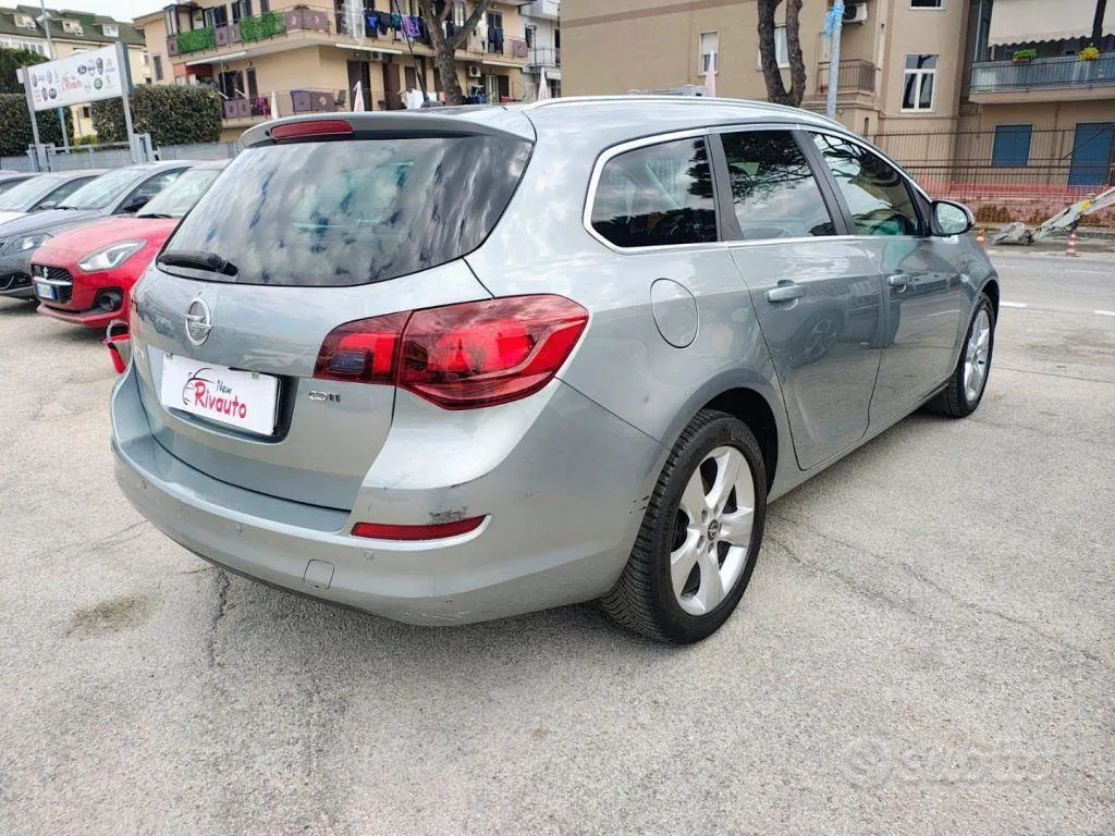Opel Astra 2011 photo 5