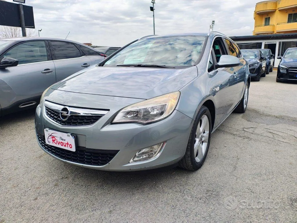 Opel Astra 2011 photo 3