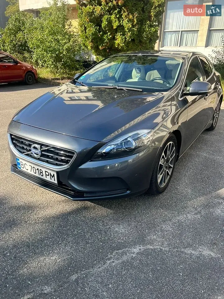 Volvo V40
