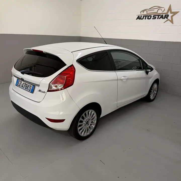 Ford Fiesta 2015 photo 4
