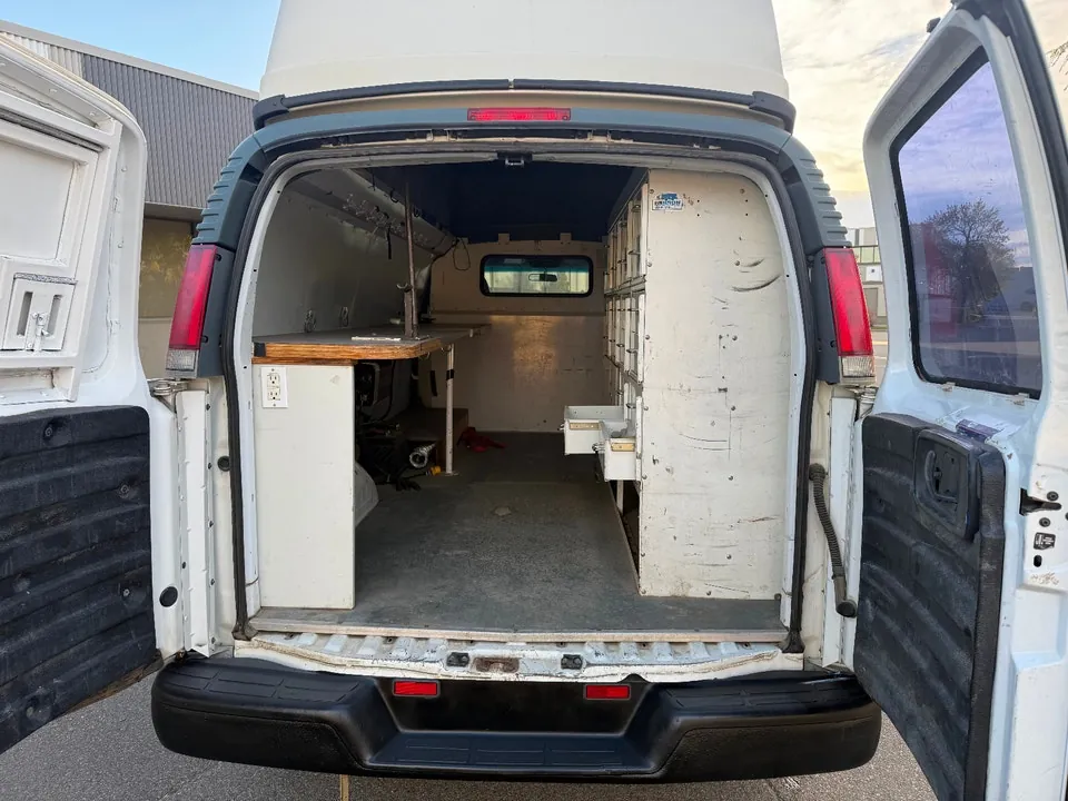 Chevrolet Express 1999 photo 2