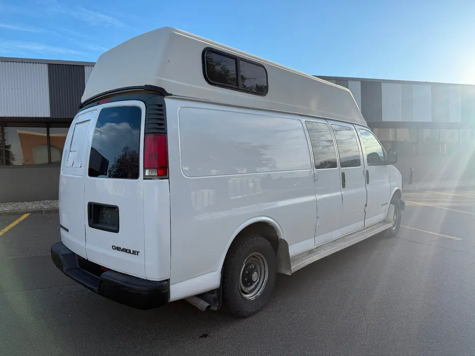 Chevrolet Express 1999 photo 3