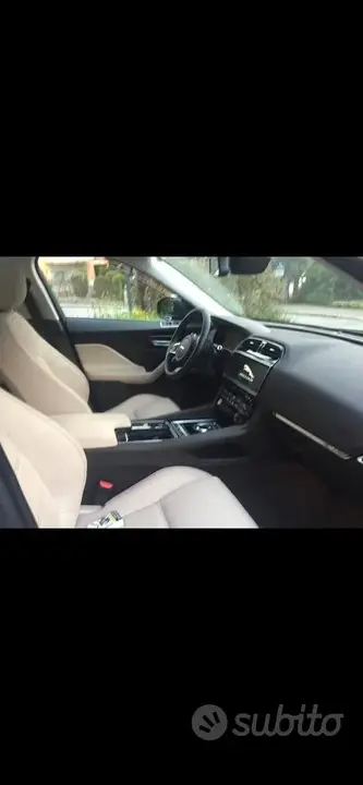 Jaguar F-Pace 2017 photo 3