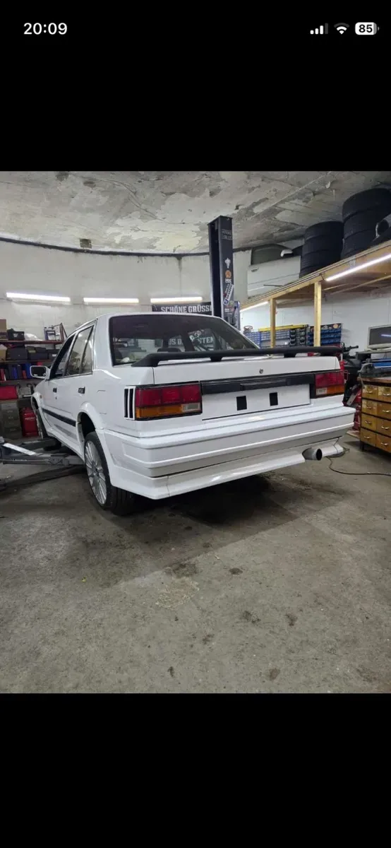 Nissan Bluebird 1986 photo 2