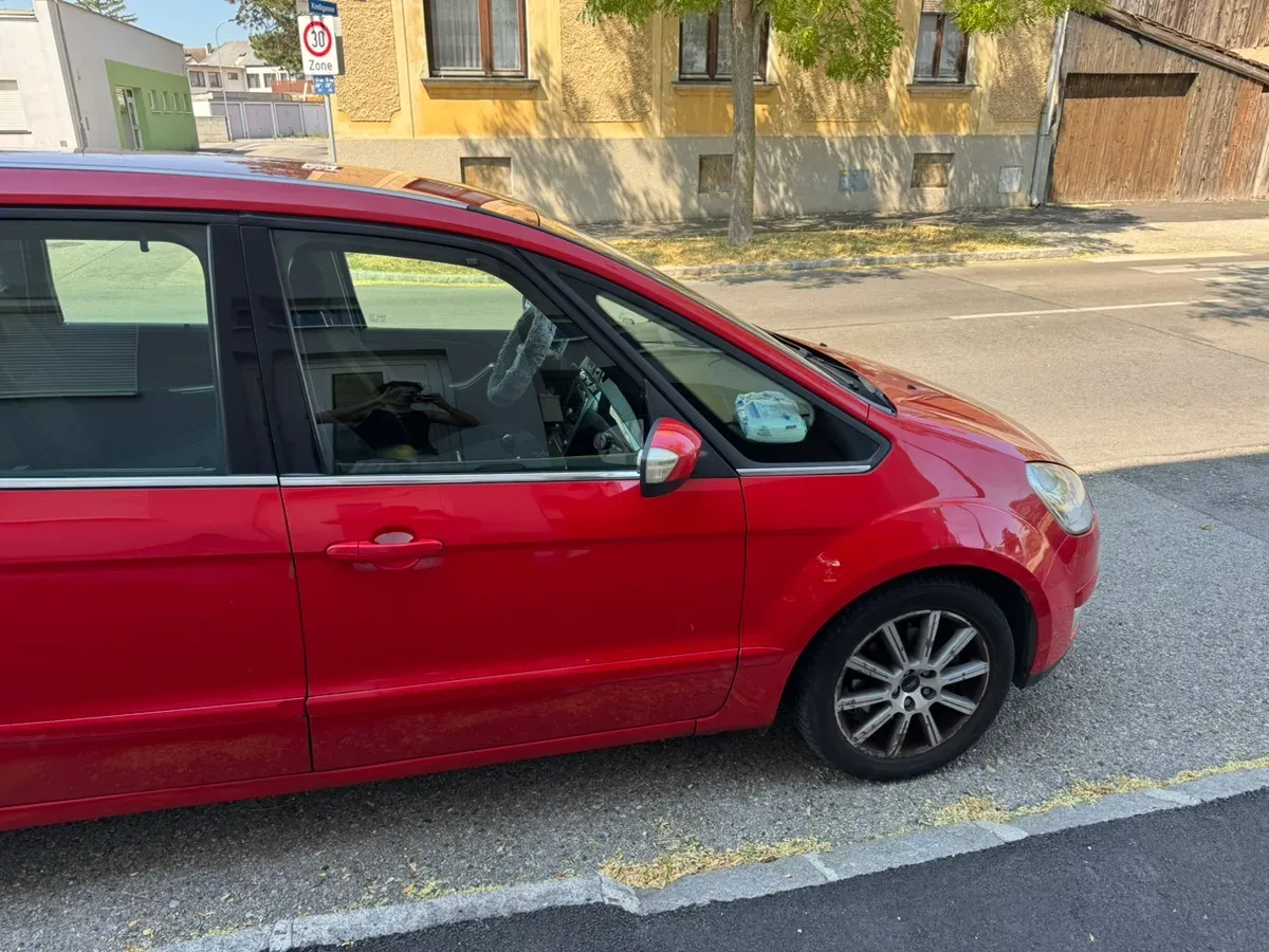 Ford Galaxy 2008 photo 3
