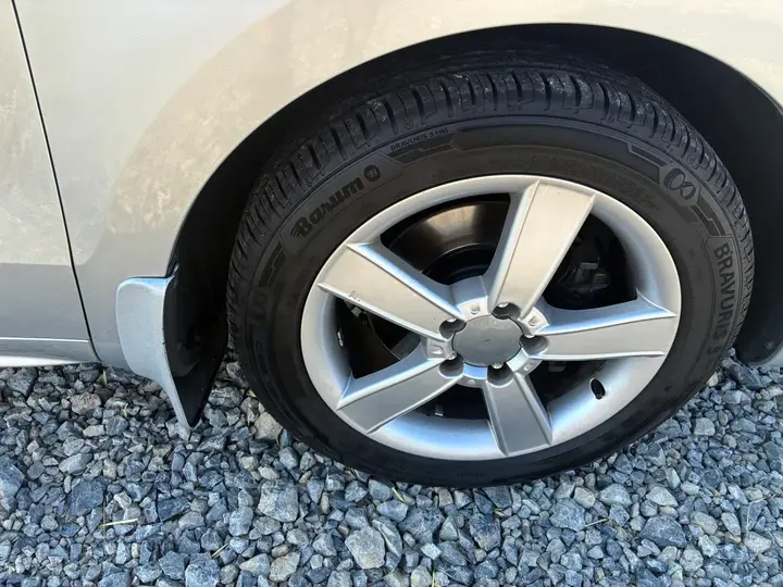 Volkswagen Sharan 2011 photo 2