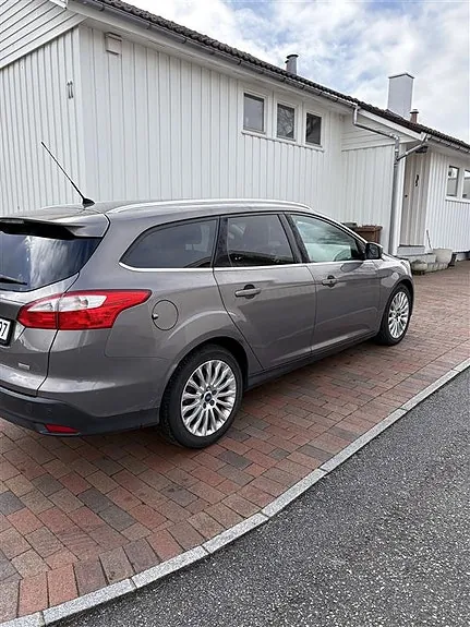 Ford Focus 2012 photo 3