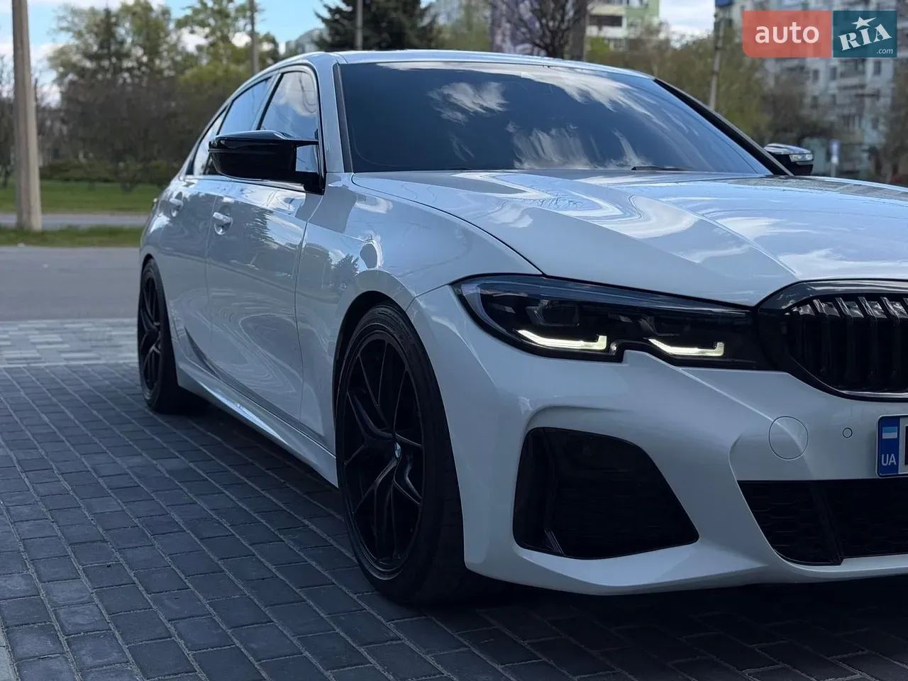 BMW 3 Series 2019 photo 5