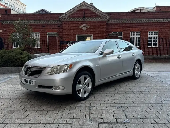 Lexus Ls 2008 photo 2