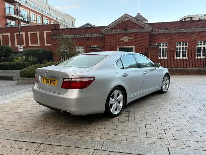 Lexus Ls 2008 photo 3