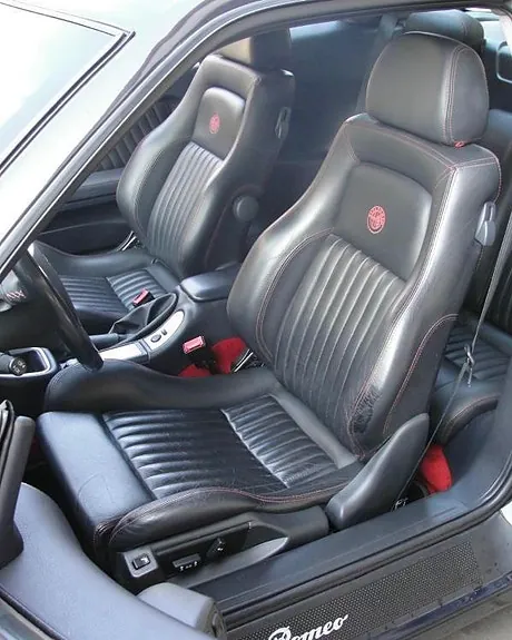 Alfa Romeo Gtv 2002 photo 4