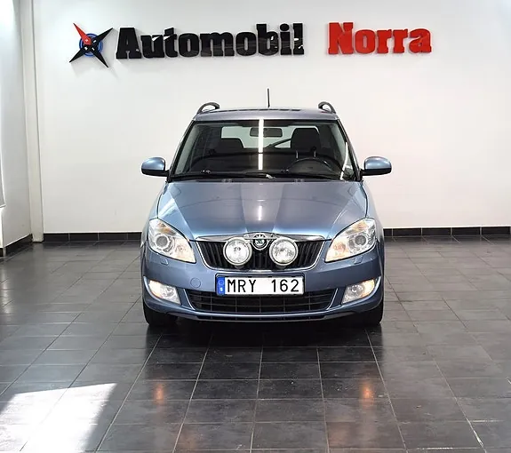 Skoda Fabia 2012 photo 2