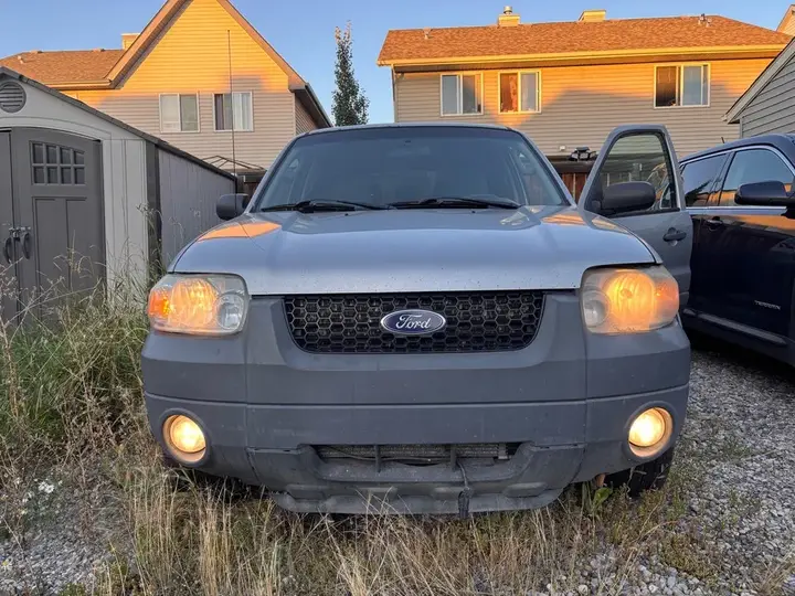 Ford Escape 2006 photo 2