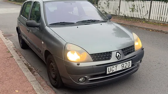 Renault Clio 2003 photo 2