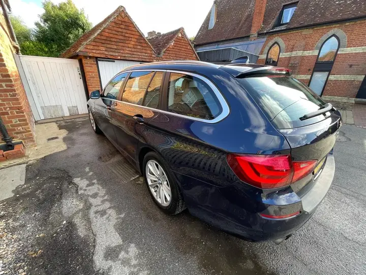 BMW 5 Series 2011 photo 4