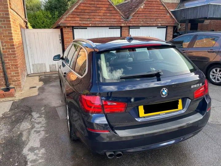 BMW 5 Series 2011 photo 3