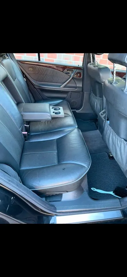 Mercedes-Benz E320