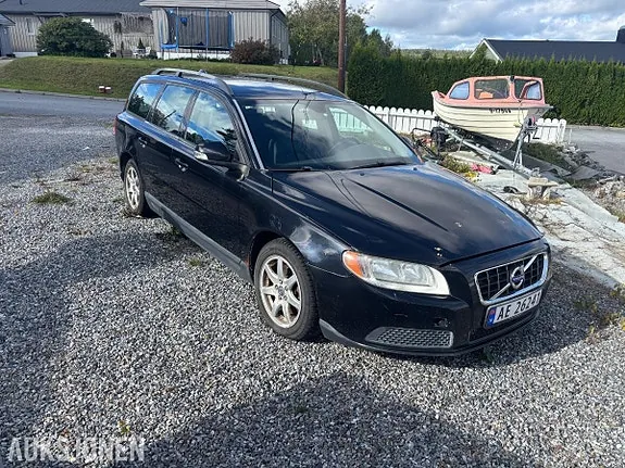 Volvo V70 2010 photo 2