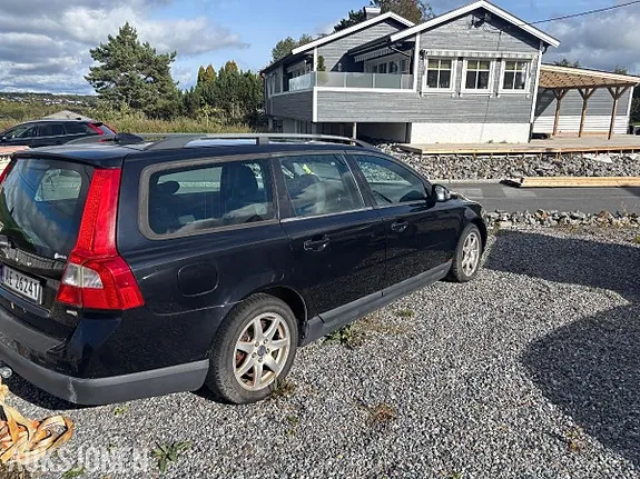 Volvo V70 2010 photo 3