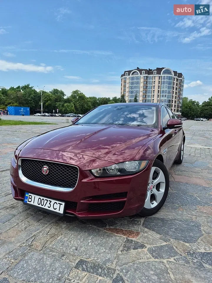 Jaguar Xe