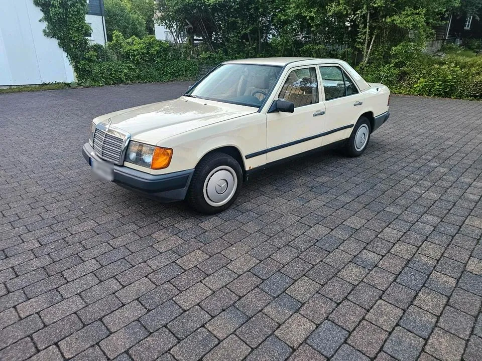 Mercedes-Benz W124