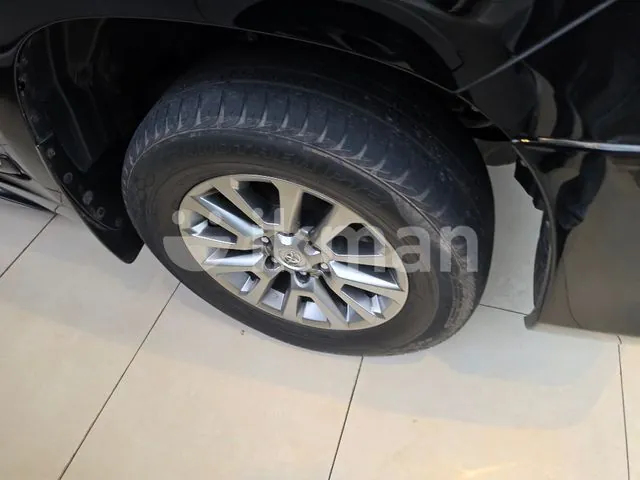 Toyota Land Cruiser Prado 2017 photo 4