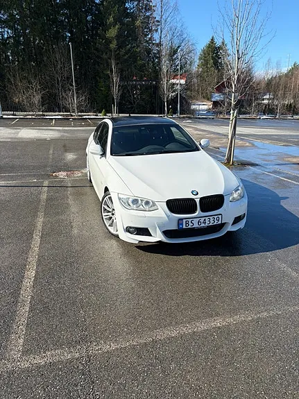 BMW 320I 2012 photo 4