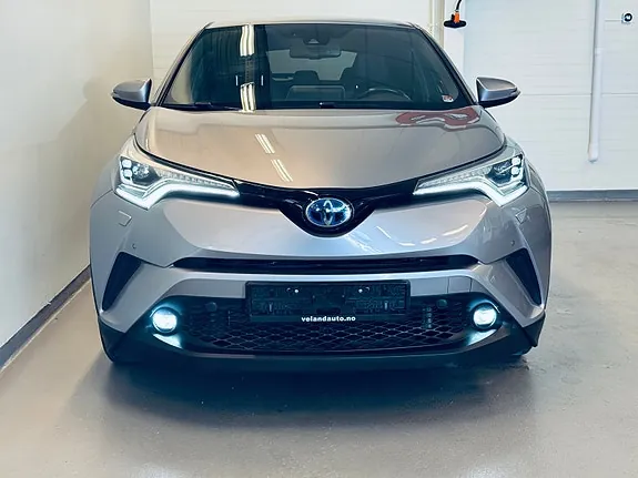 Toyota C-Hr 2017 photo 2