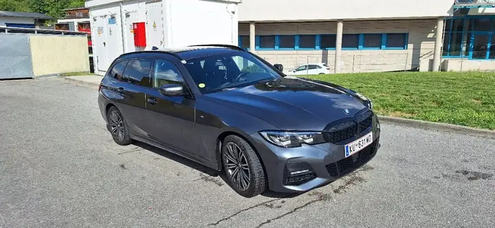 BMW 3 Series 2022 photo 2