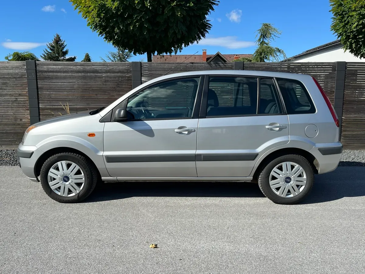 Ford Fusion 2006 photo 2
