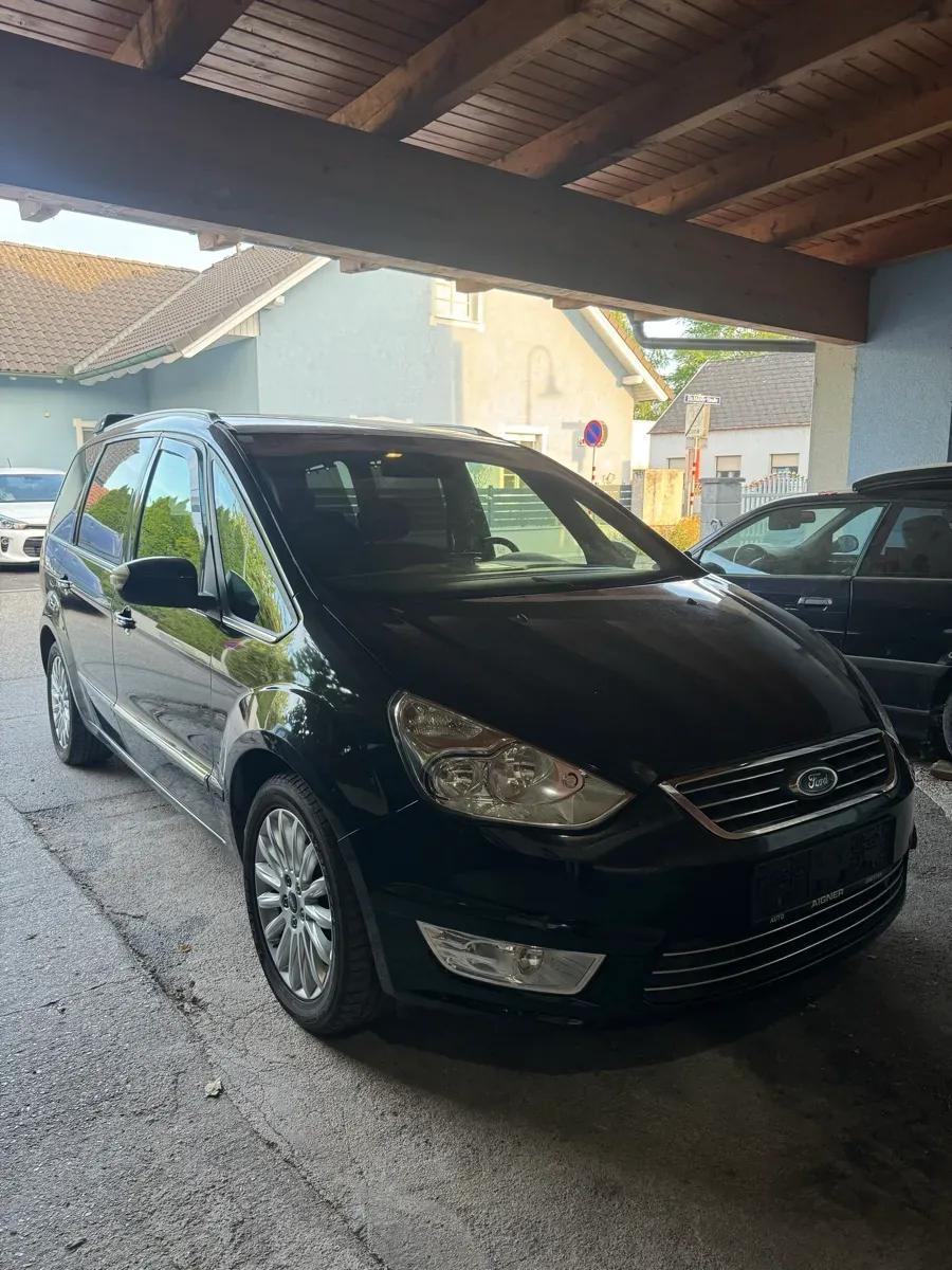 Ford Galaxy 2014 photo 2