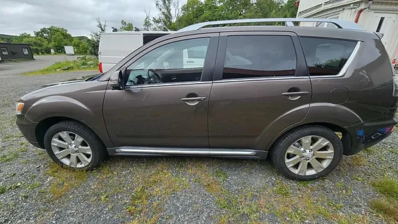 Mitsubishi Outlander 2010 photo 4