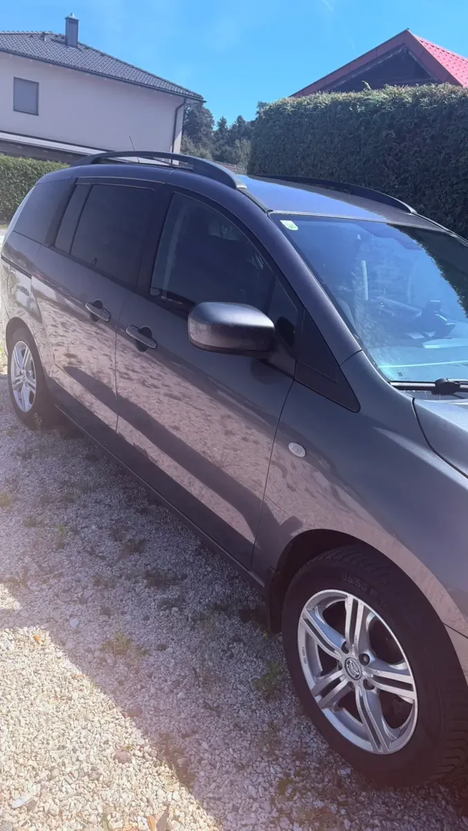 Mazda Mazda5 2010 photo 3