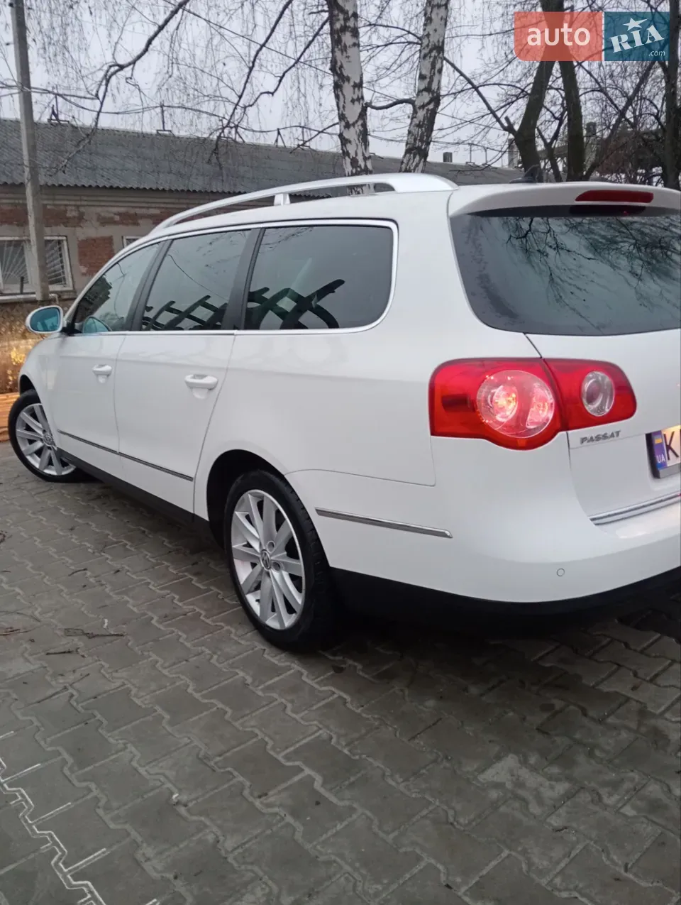 Volkswagen Passat 2009 photo 2