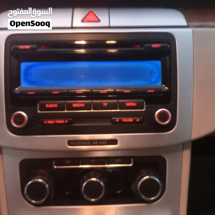 Volkswagen Passat 2009 photo 2