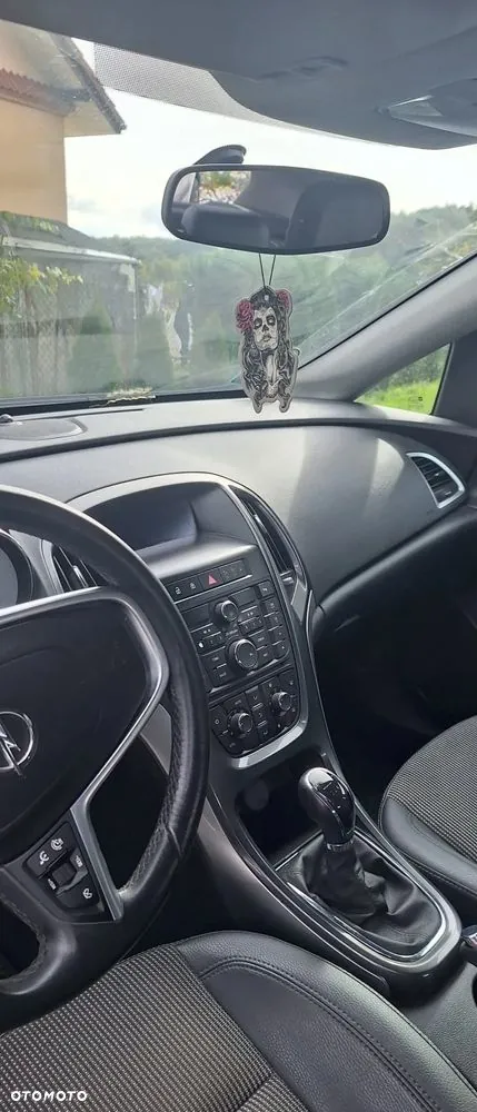 Opel Astra 2014 photo 2