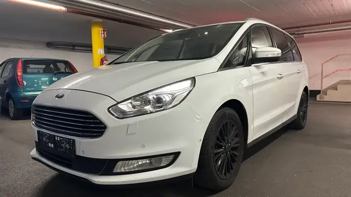 Ford Galaxy 2016 photo 2